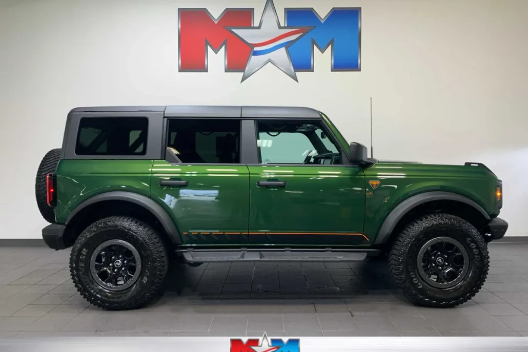 2024 Ford Bronco Badlands photo 1