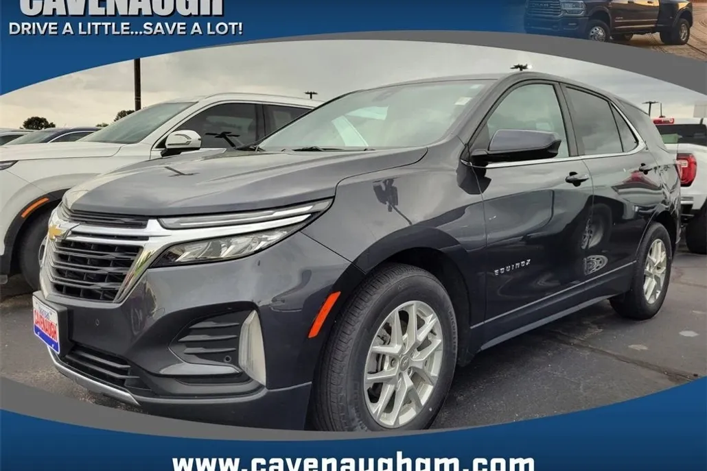 2023 Chevrolet Equinox LT photo 1