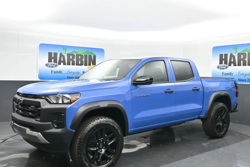 2025 Chevrolet Colorado Trail Boss photo 1