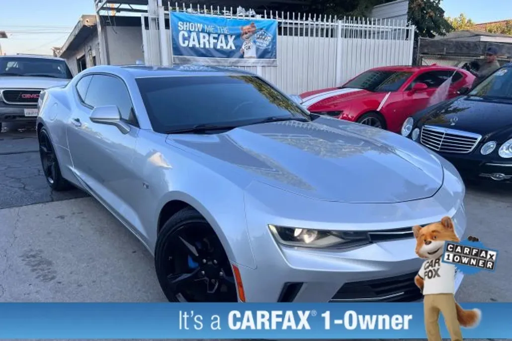 2017 Chevrolet Camaro Coupe photo 1