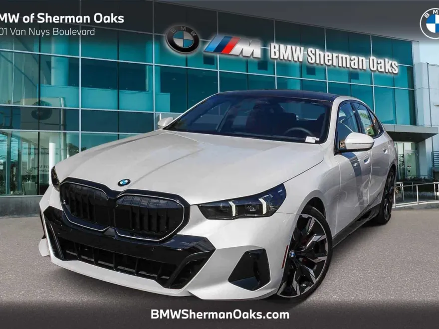 2026 Bmw 530i Sedan photo 1