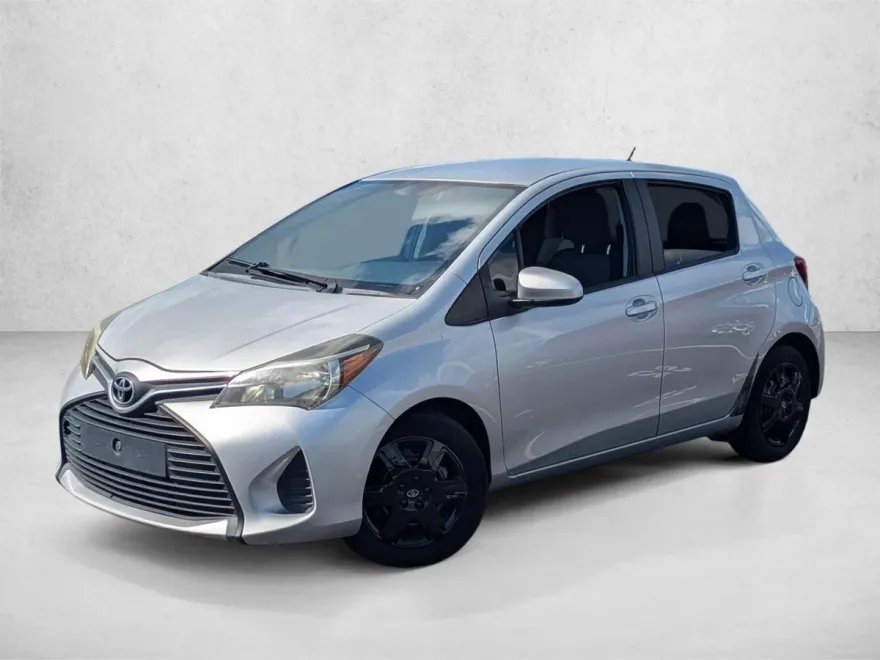 2017 Toyota Yaris L photo 1