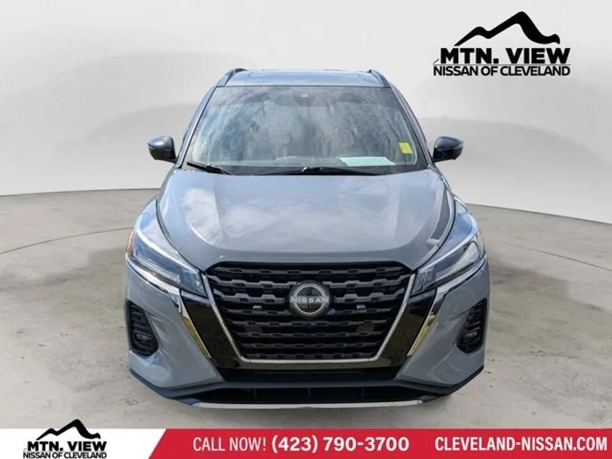 2023 Nissan Kicks SR photo 1