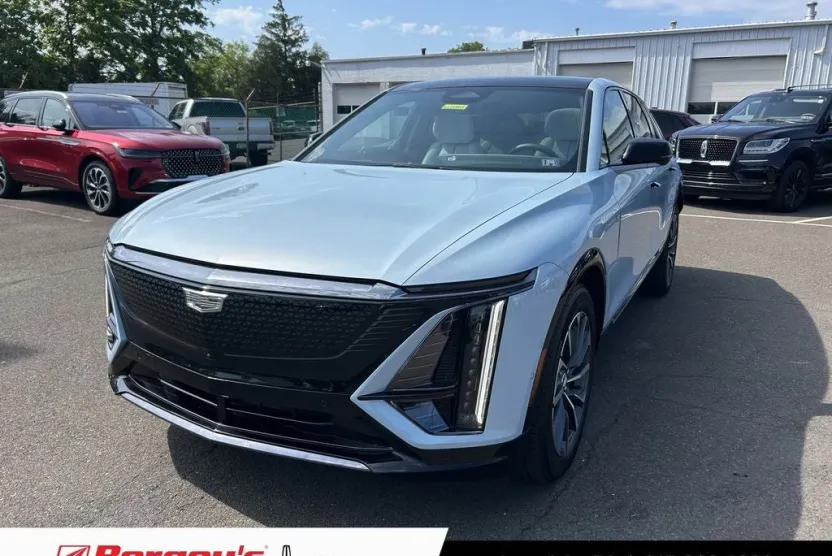 2024 Cadillac Lyriq Sport photo 1