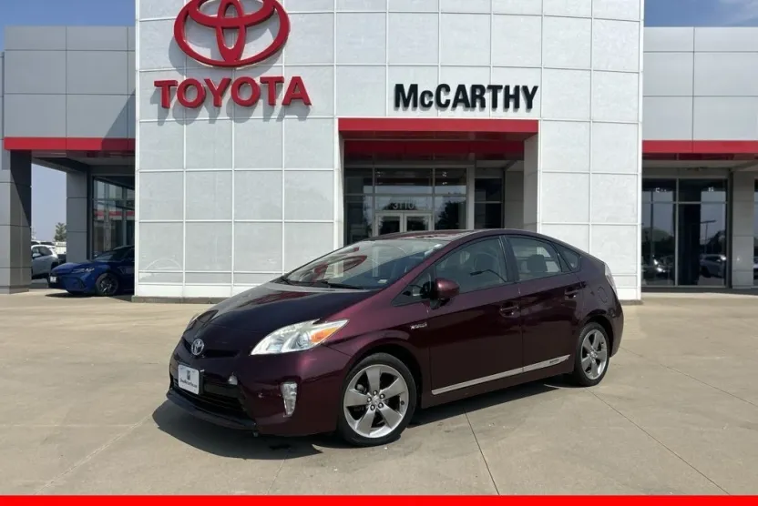 2013 Toyota Prius Two photo 1