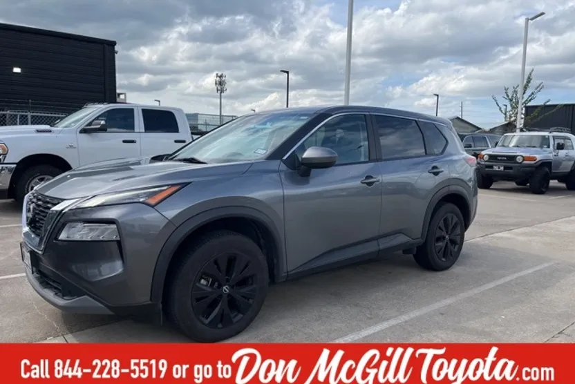 2023 Nissan Rogue SV photo 1