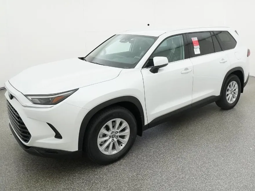 2026 Toyota Highlander XLE Hybrid photo 1
