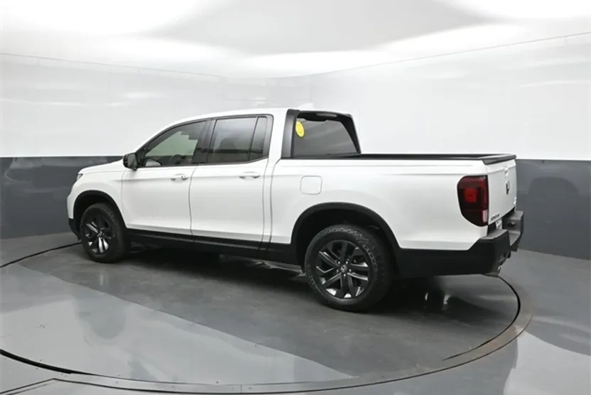 2022 Honda Ridgeline Sport photo 1