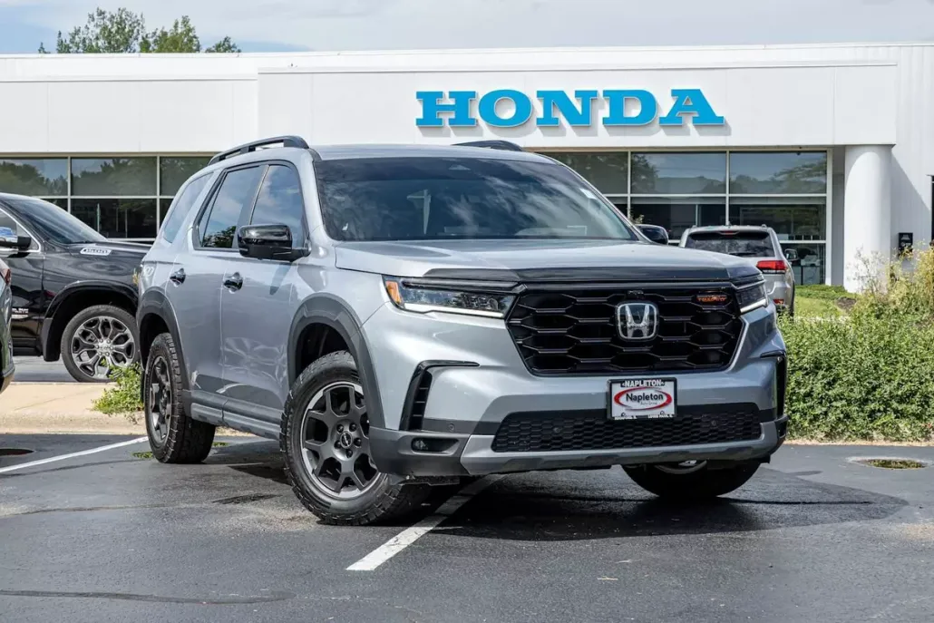 2024 Honda Pilot TrailSport photo 1