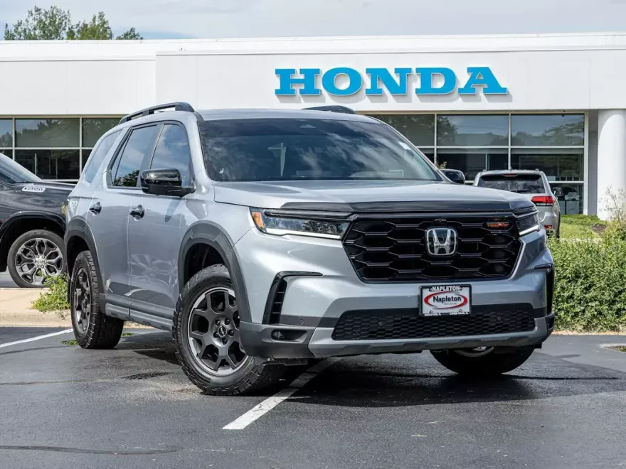 2024 Honda Pilot TrailSport photo 1