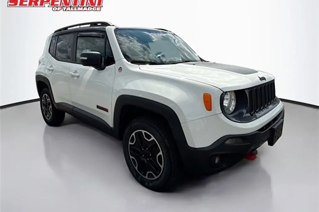 2016 Jeep Renegade Trailhawk photo 1