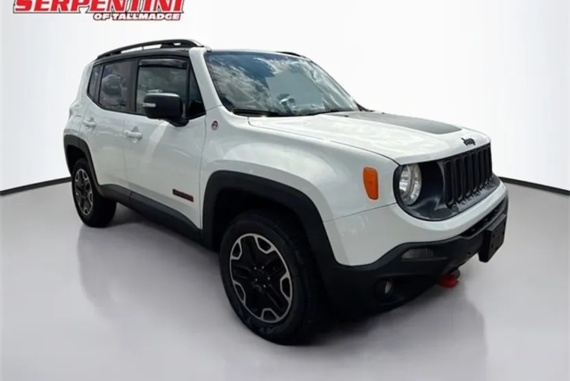 2016 Jeep Renegade Trailhawk photo 1