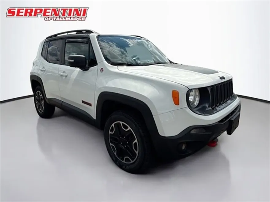 2016 Jeep Renegade Trailhawk photo 1
