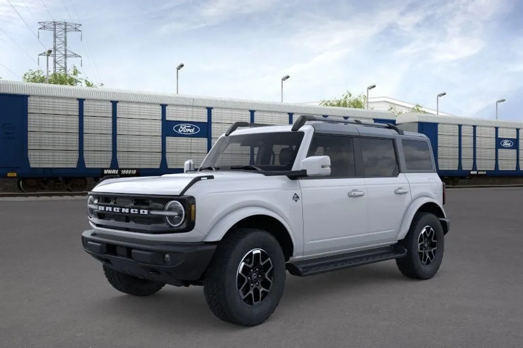2025 Ford Bronco Outer Banks photo 1
