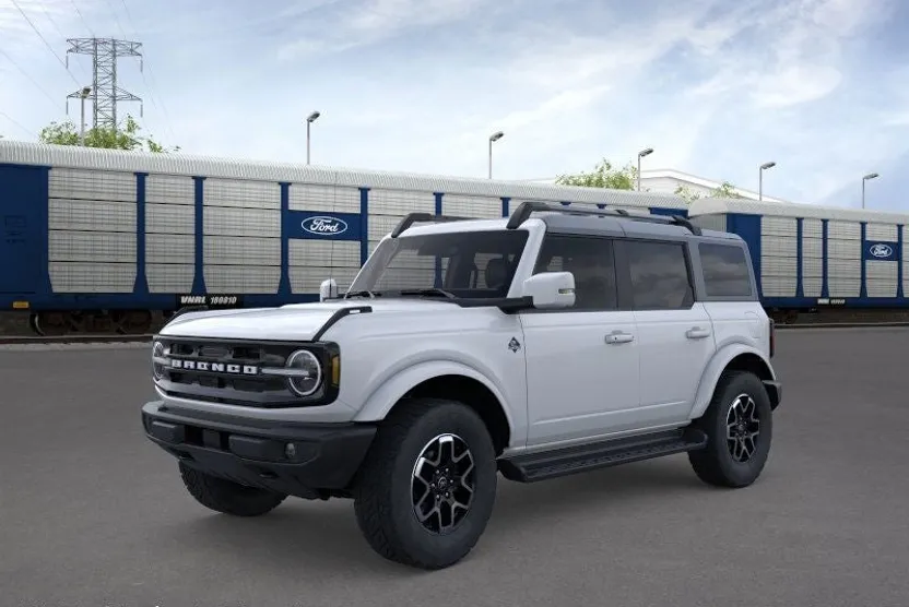 2025 Ford Bronco Outer Banks photo 1