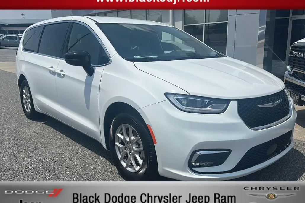 2025 Chrysler Pacifica photo 1
