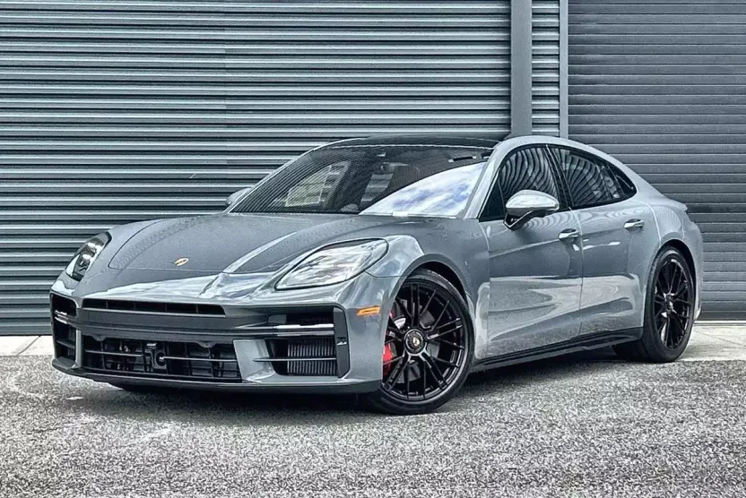 2026 Porsche Panamera GTS photo 1