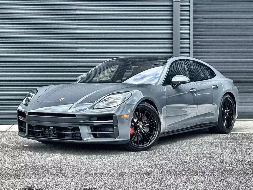2026 Porsche Panamera GTS photo 1
