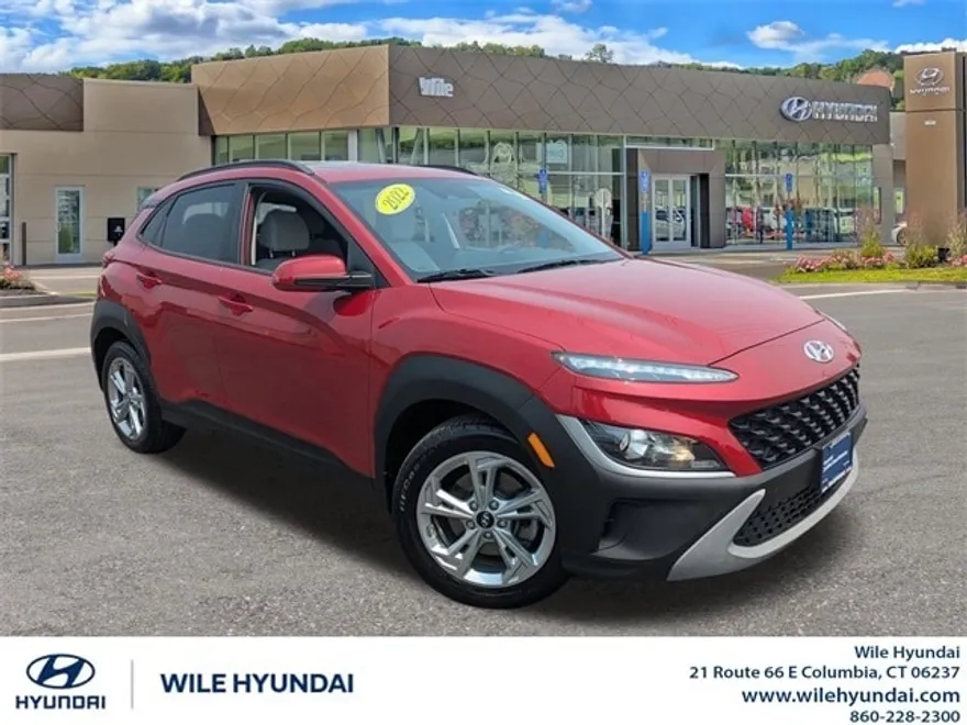 2022 Hyundai Kona SEL photo 1