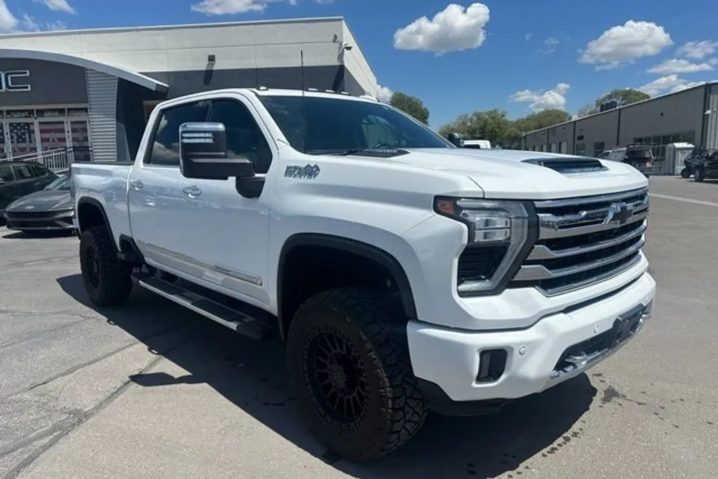 2024 Chevrolet Silverado 2500HD High Country photo 1