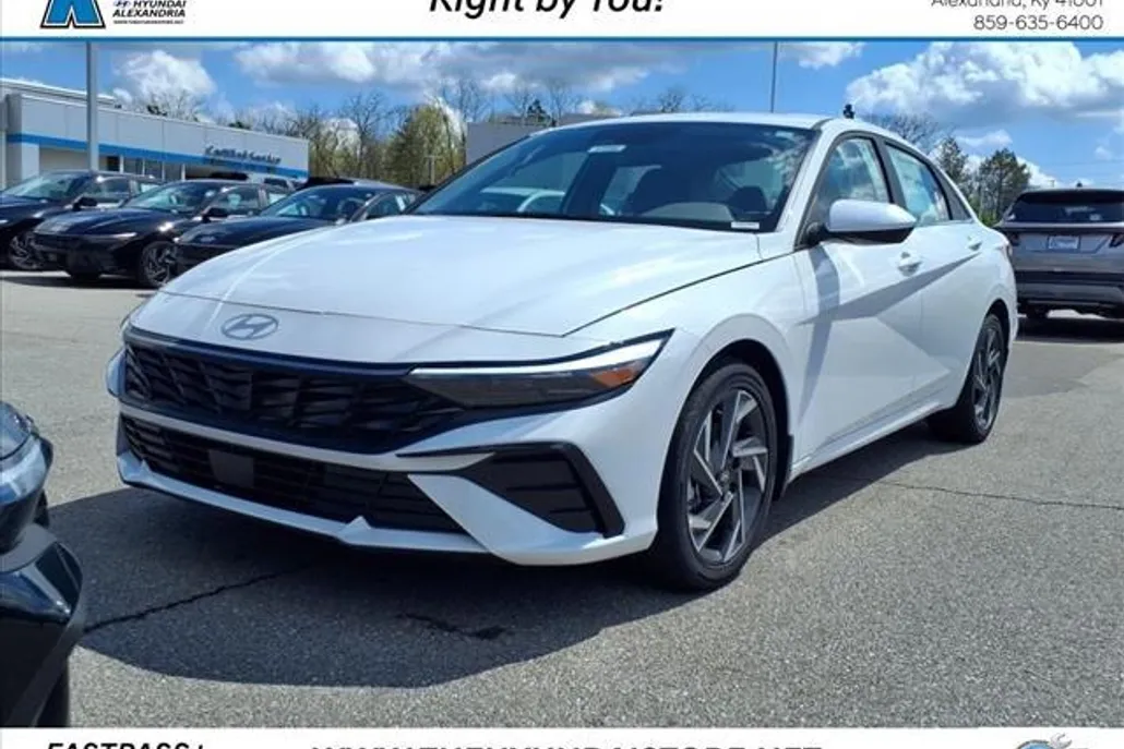 2025 Hyundai Elantra SEL Convenience photo 1