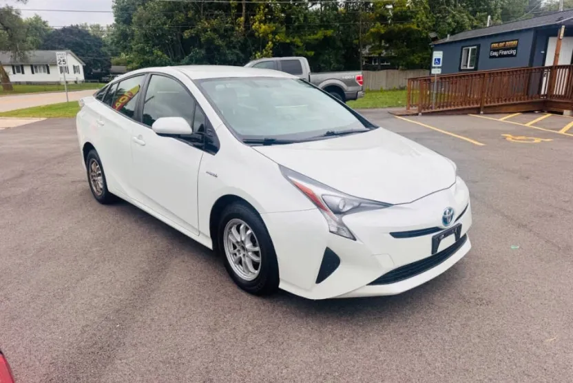 2016 Toyota Prius Two Eco Three Four Touring photo 1