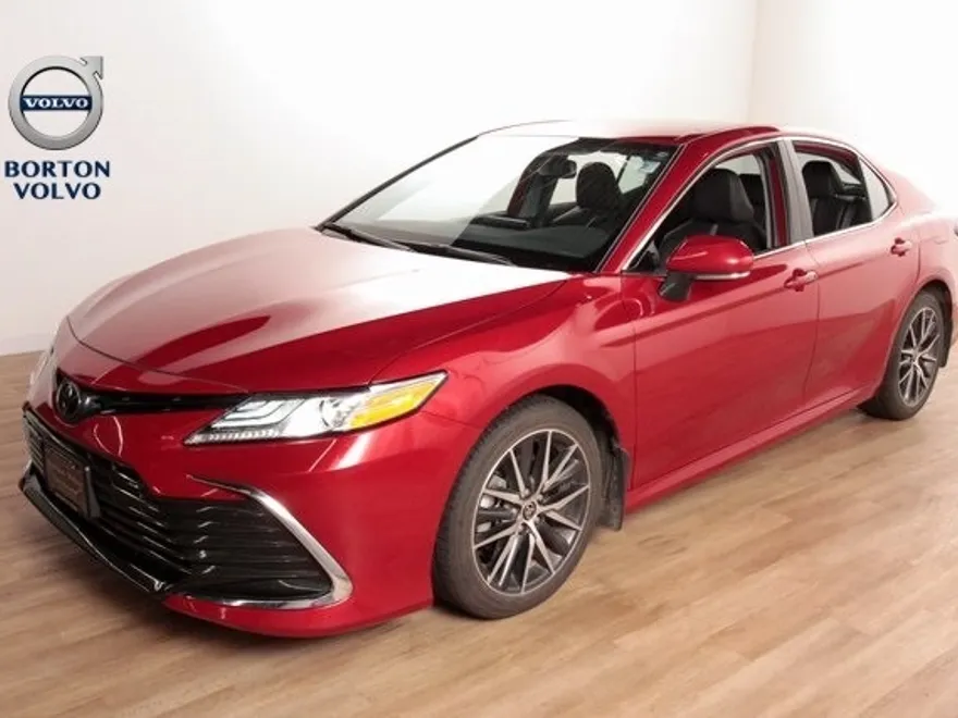 2023 Toyota Camry XLE photo 1
