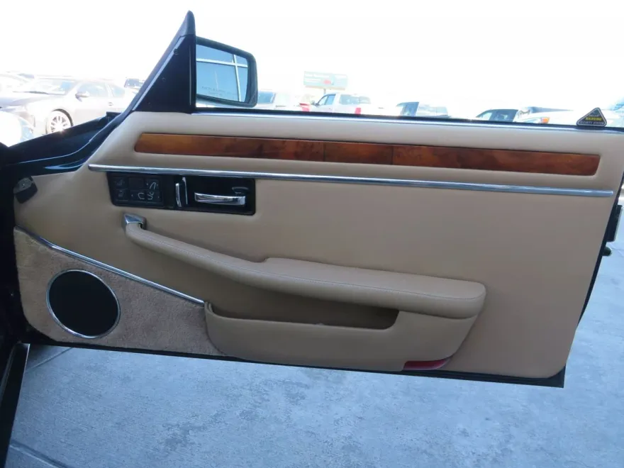 1994 Jaguar XJS photo 36