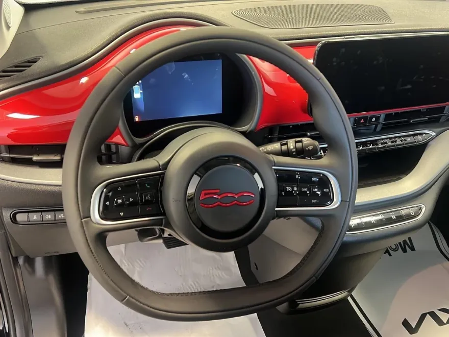 2024 Fiat 500e photo 13