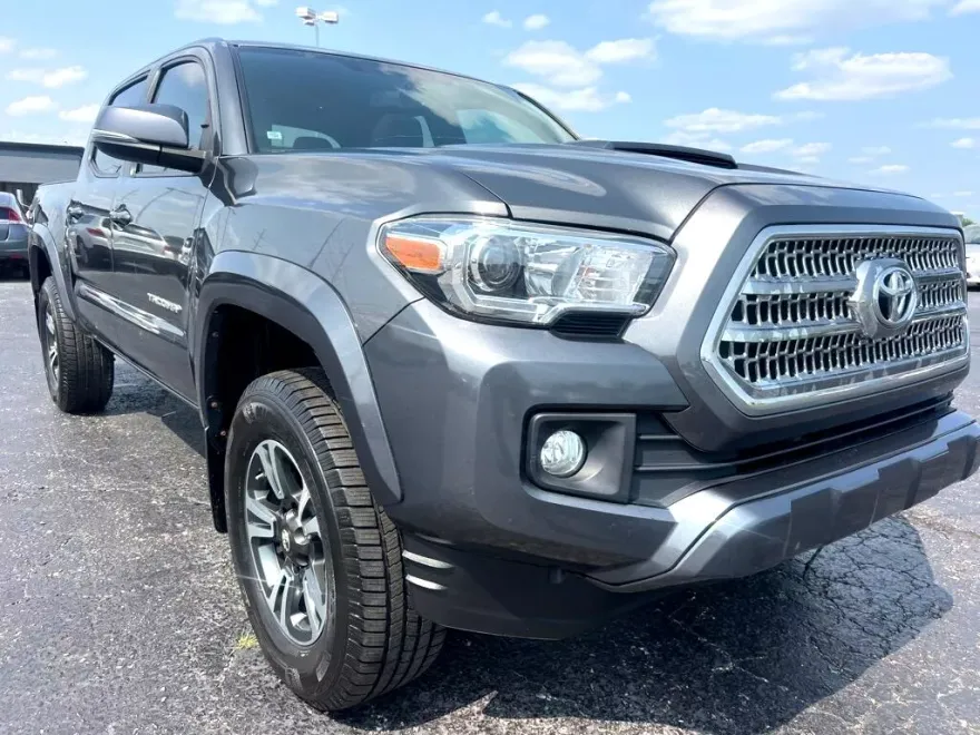 2017 Toyota Tacoma SR5 Double Cab Long Bed photo 1
