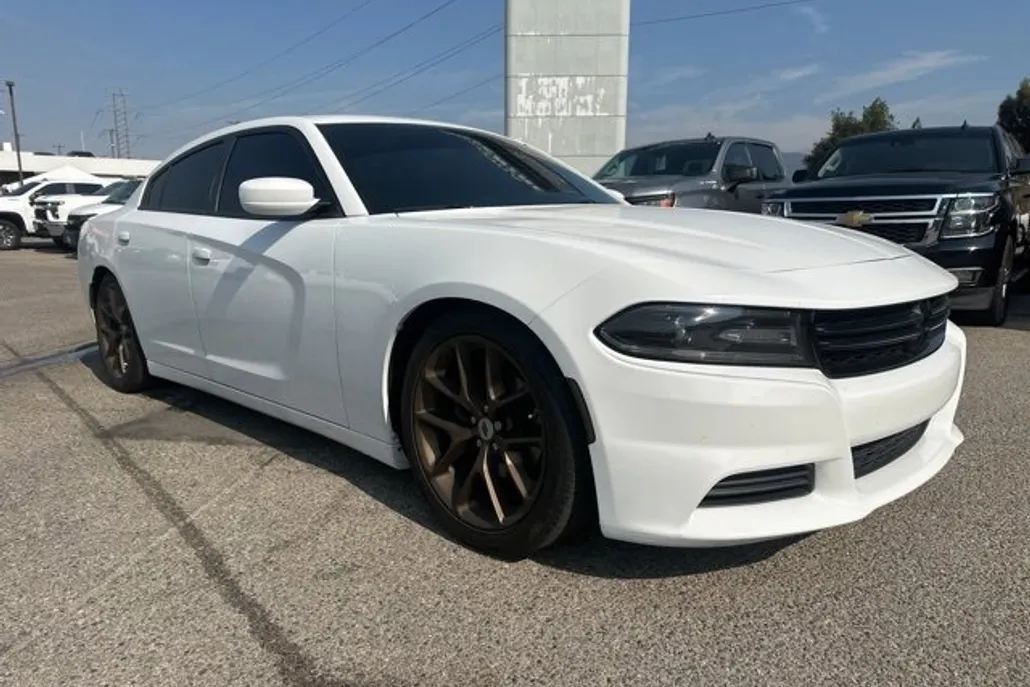 2020 Dodge Charger SXT photo 1