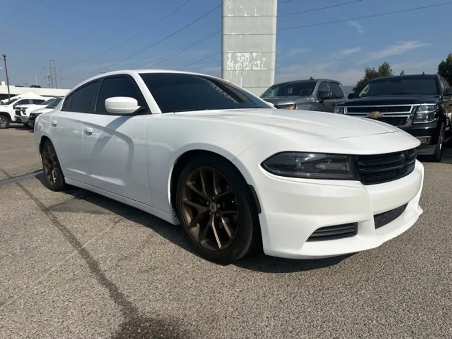 2020 Dodge Charger SXT photo 1