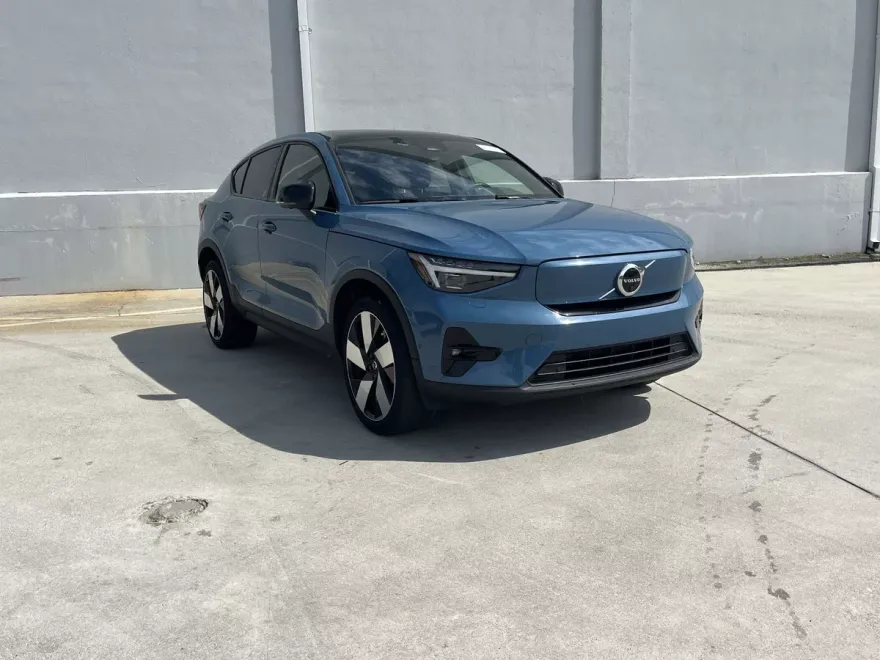 2023 Volvo C40 Recharge Ultimate photo 1
