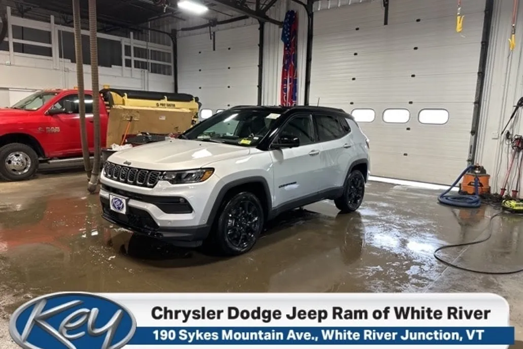 2024 Jeep Compass Latitude Altitude Special Edition photo 1