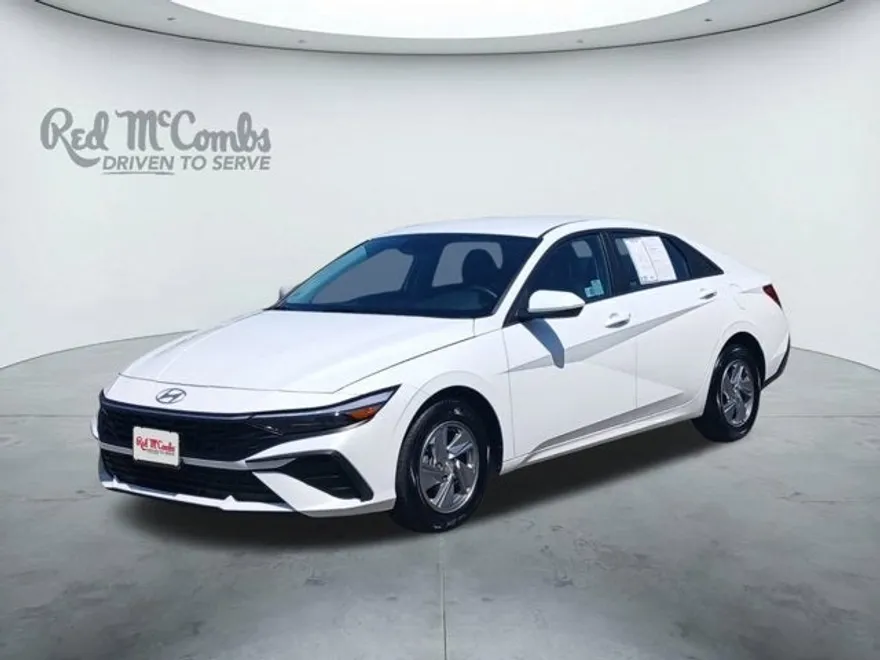 2024 Hyundai Elantra SE photo 1