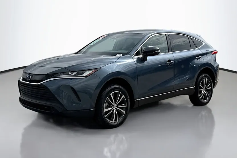 2023 Toyota Venza LE photo 1