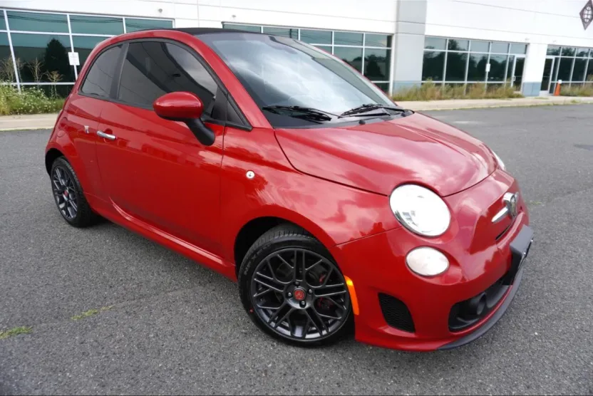 2019 Fiat 500 Abarth photo 1