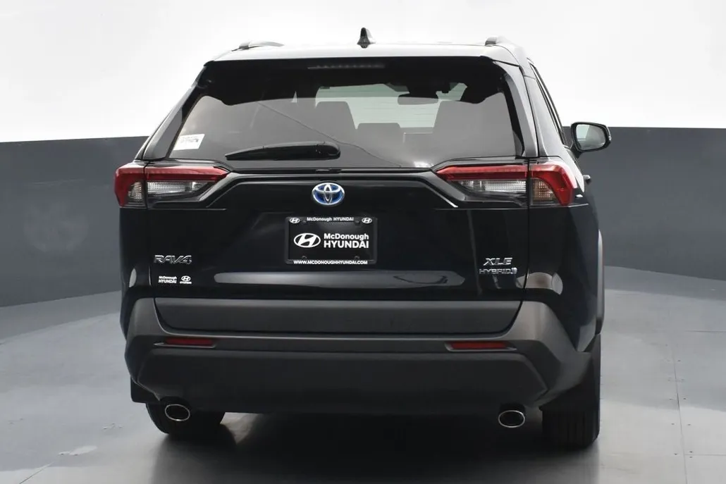 2020 Toyota RAV4 Hybrid XLE photo 1