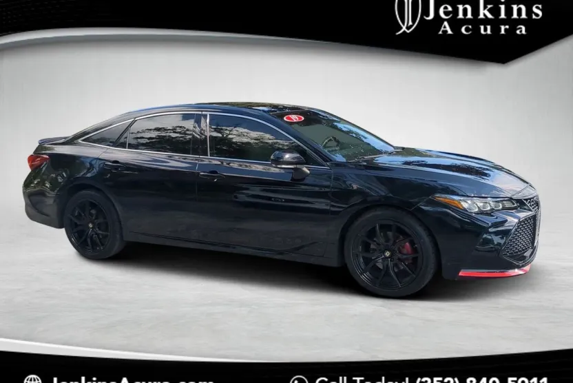 2019 Toyota Avalon XLE photo 1
