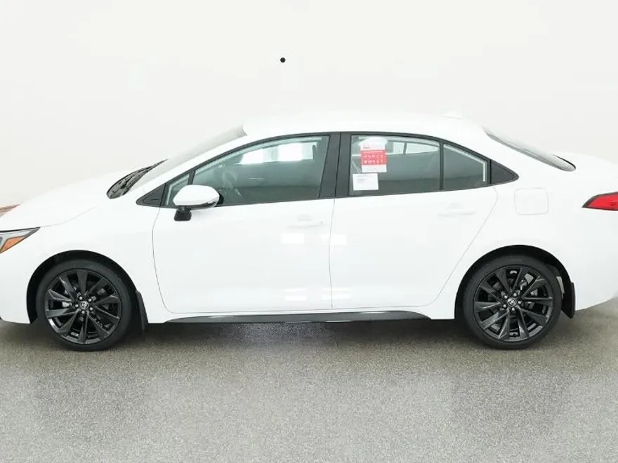 2026 Toyota Corolla SE photo 1