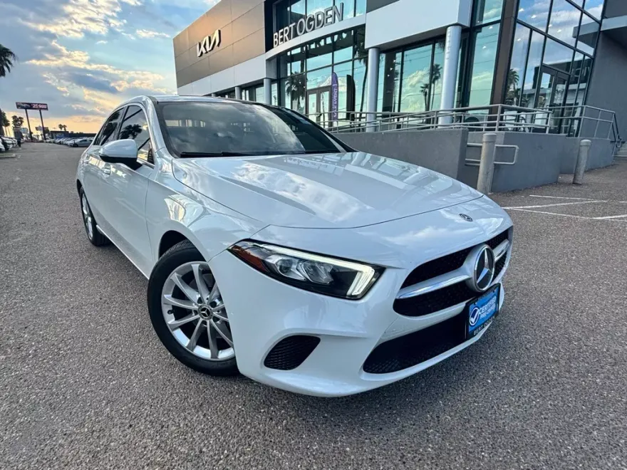 2020 Mercedes Benz A 220 photo 1