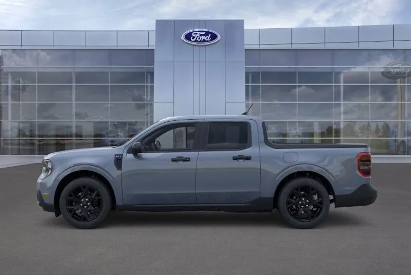 2025 Ford Maverick XLT photo 1