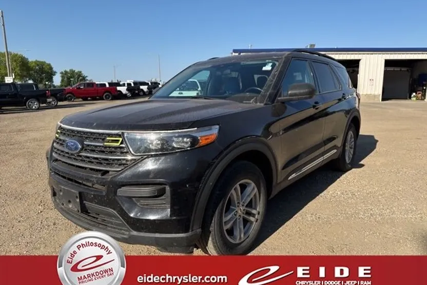 2021 Ford Explorer XLT photo 1