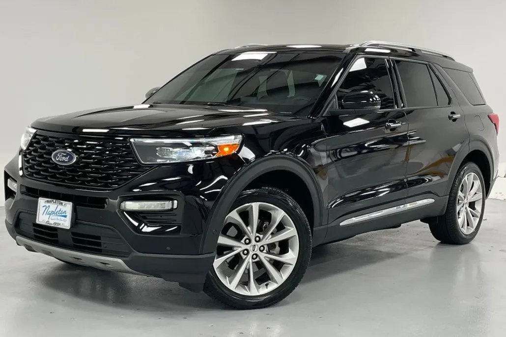 2022 Ford Explorer Platinum photo 1