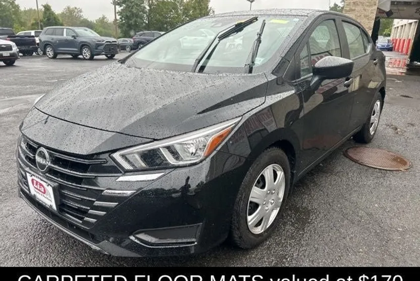 2023 Nissan Versa 1.6 S photo 1