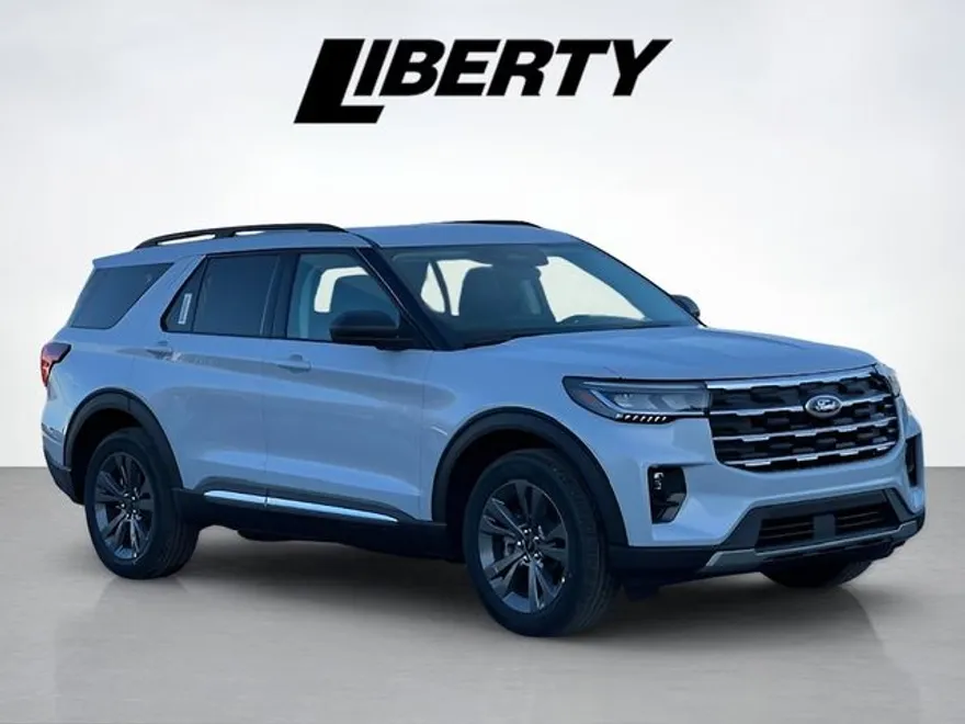 2025 Ford Explorer photo 1