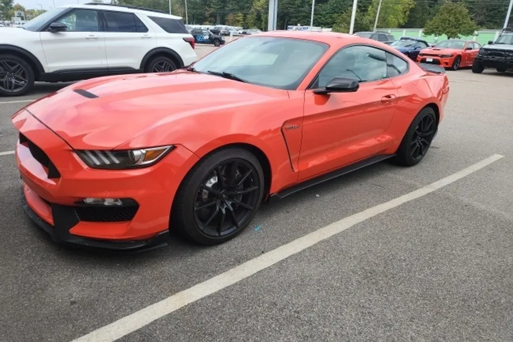 2016 Ford Mustang Shelby GT350 photo 1