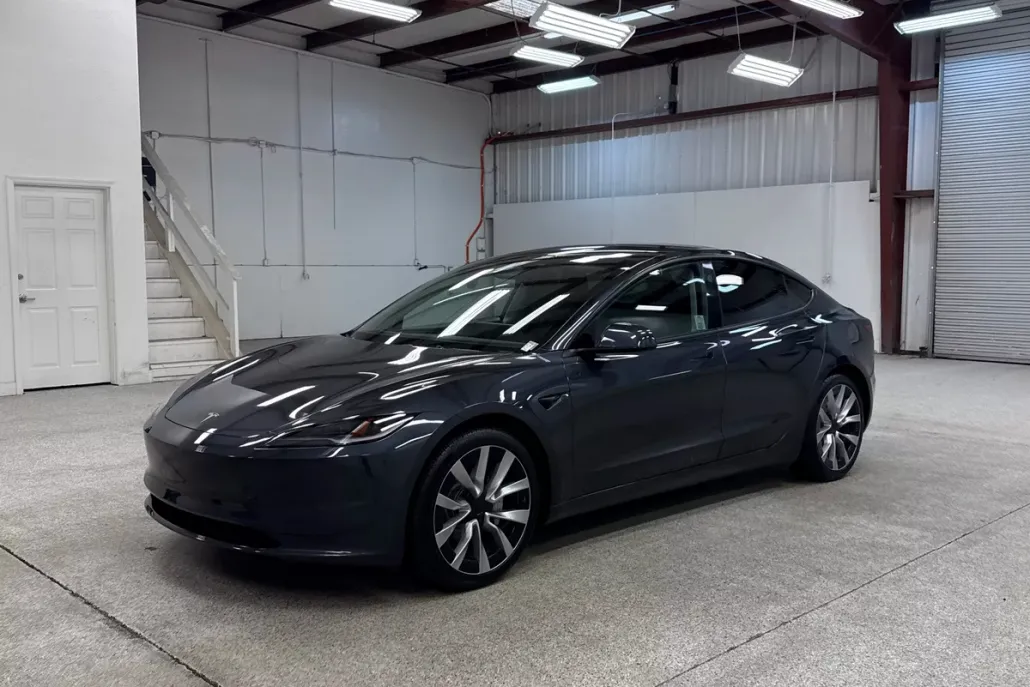 2024 Tesla Model 3 photo 1