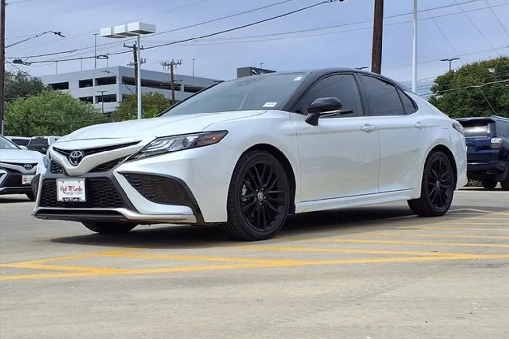 2022 Toyota Camry XSE photo 1