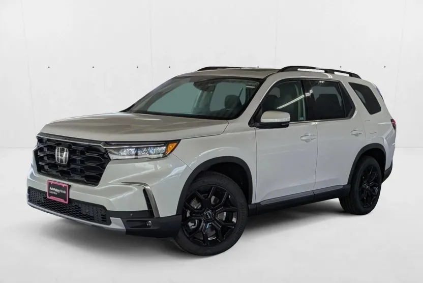 2025 Honda Pilot Touring photo 1